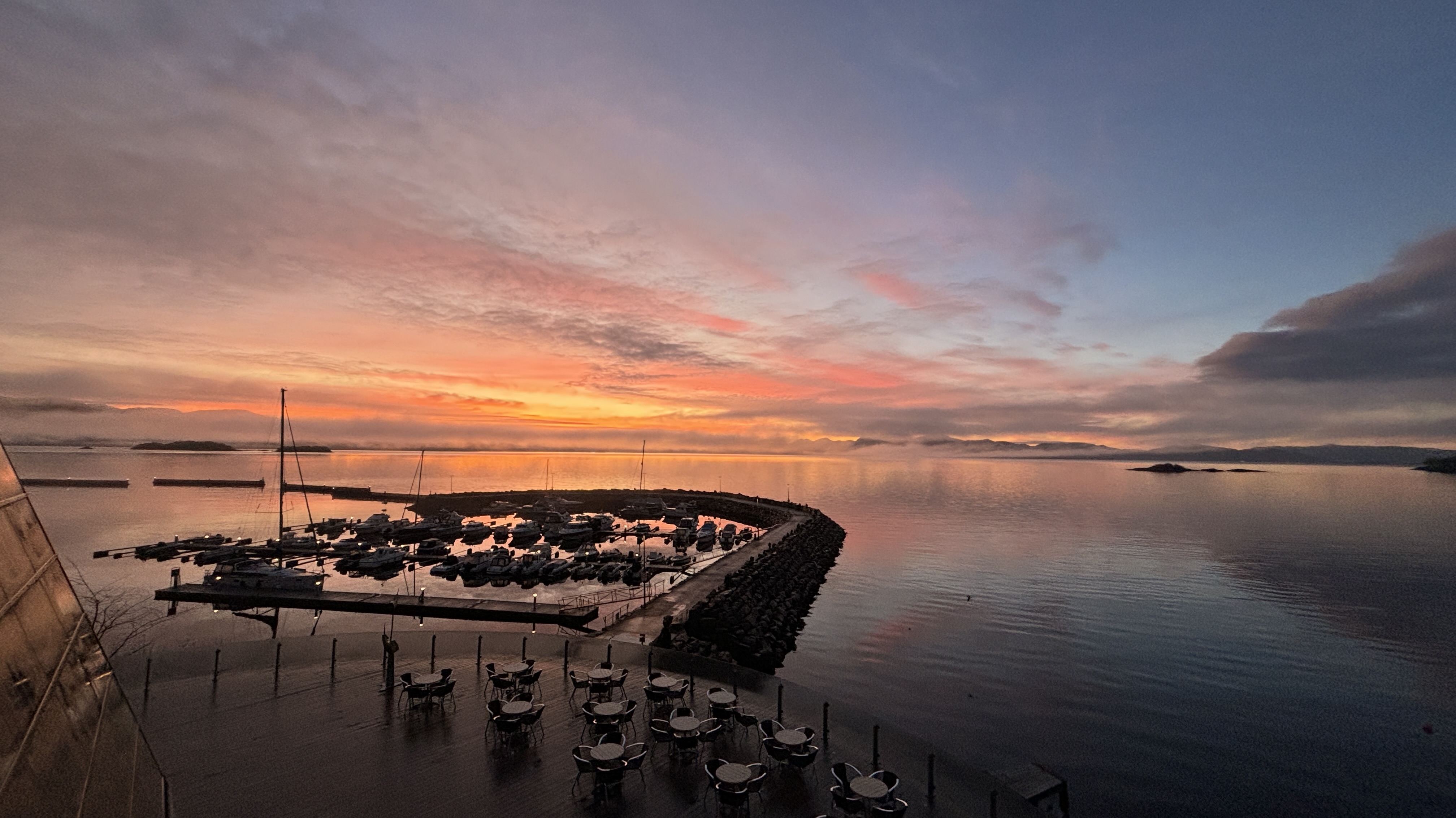 Oseana Cafe & Restaurant